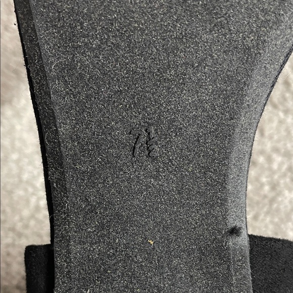 Old Navy Black and White Spotted Women's Flats 7.5 - Picture 6 of 6